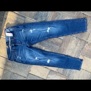 Hollister boyfriend jeans, relaxed fit!